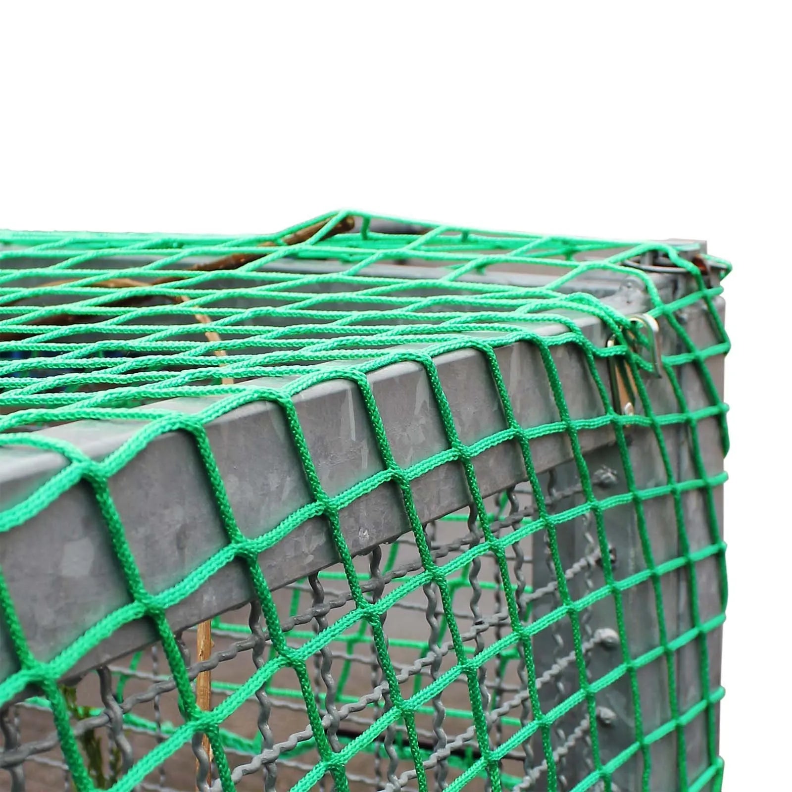 Filet de protection vert avec maille résistante, idéal pour sécuriser les balcons, protéger les jardins ou empêcher les chutes d’objets dans divers environnements extérieurs.